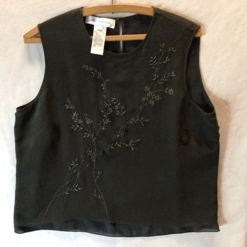 Jones New York Sleeveless Black Blouse with Gray Design 100% silk size 14